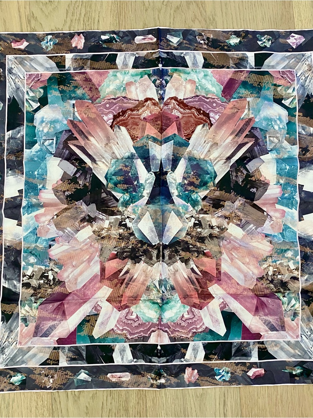 Authentic Ted Baker London Amiah Mirrored Minerals Silk Square Crystal Print